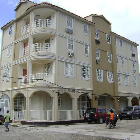 Caribbean Hotel Cayes Les Cayes Bagian luar foto