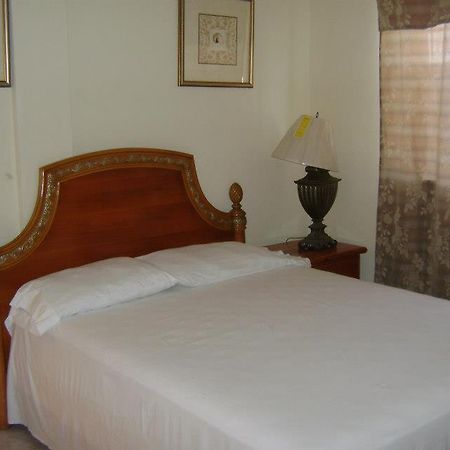 Caribbean Hotel Cayes Les Cayes Bagian luar foto